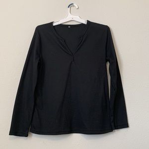 Women’s black long sleeved top
